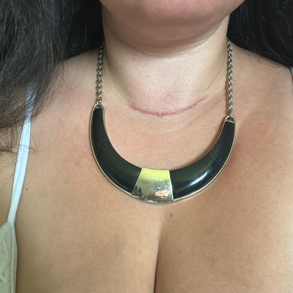 3/18$ black and gold adjustable choker style necklace - Picture 2 of 2